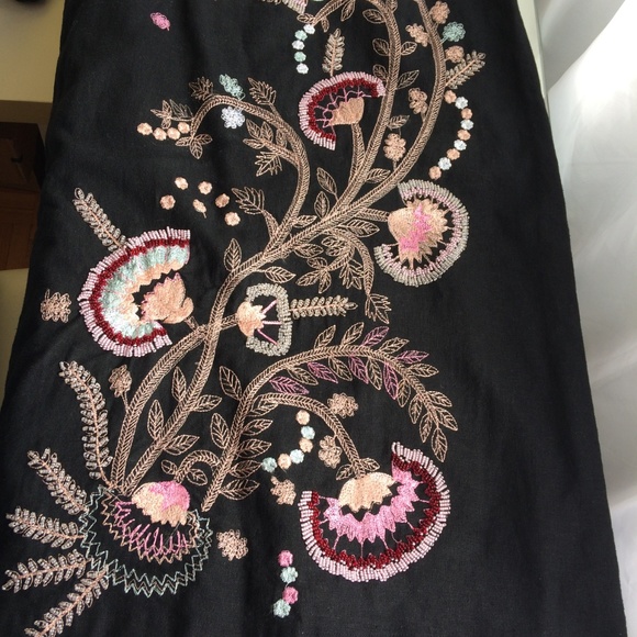 Black embroidered skirt - Picture 7 of 7